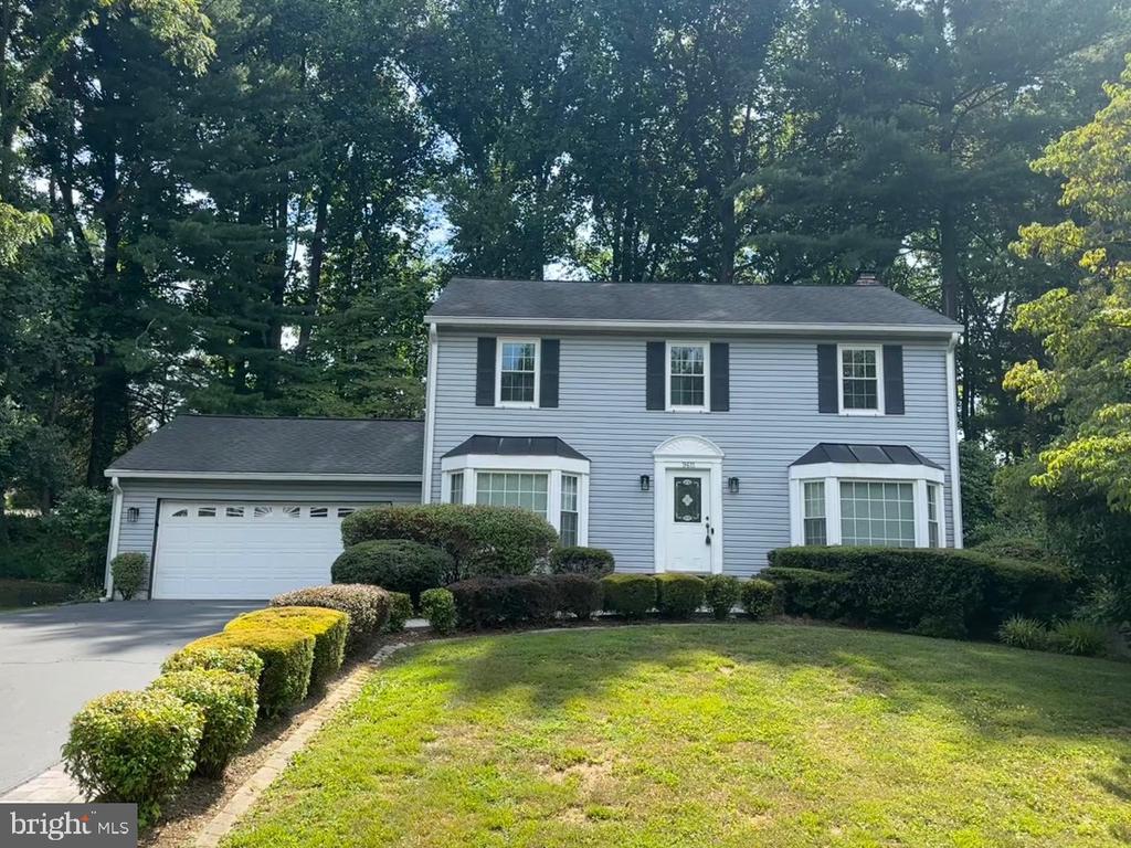 9611 LOCUST HILL DR