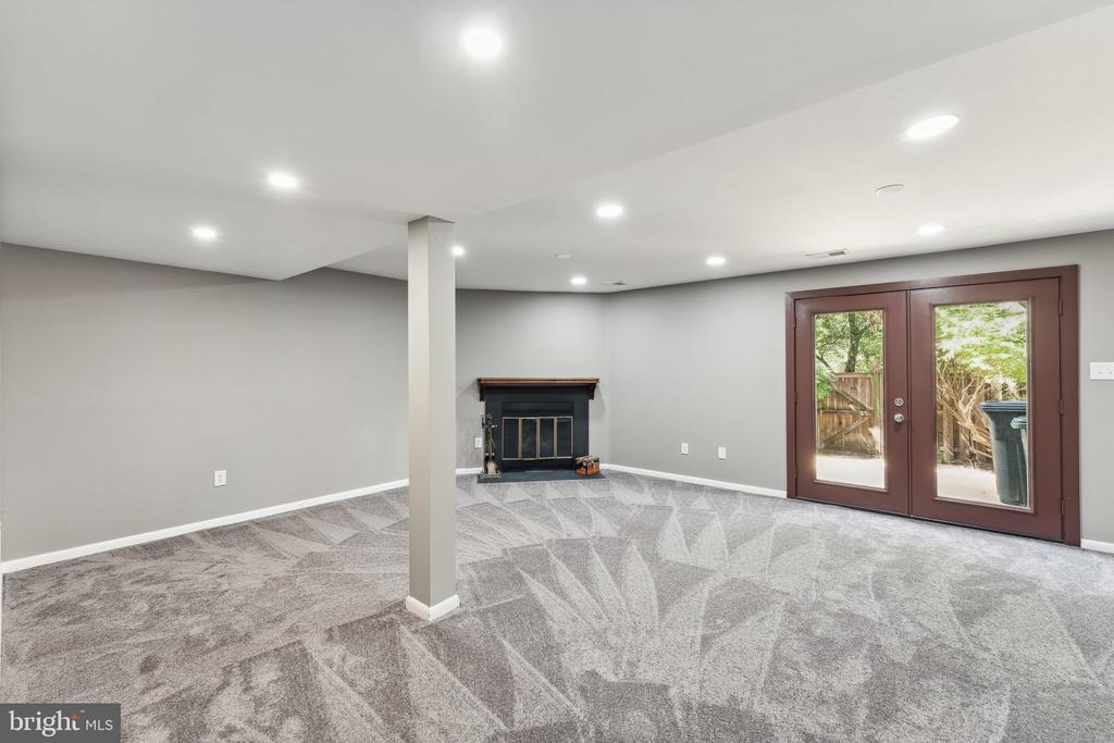 2213 Christy Pl