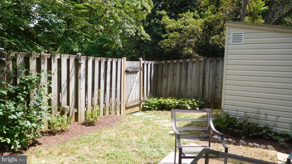 8328 Uxbridge Ct