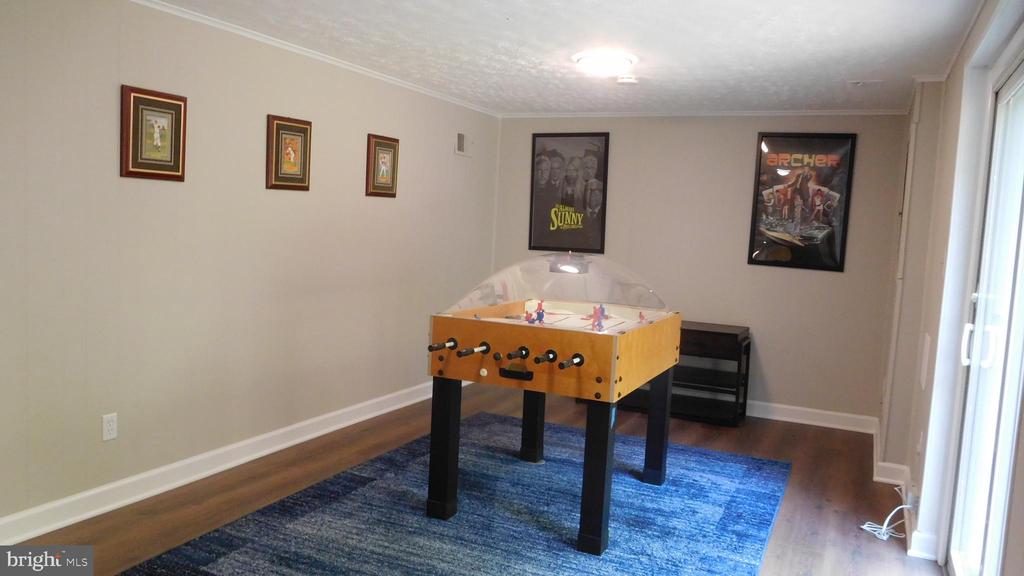 8328 Uxbridge Ct