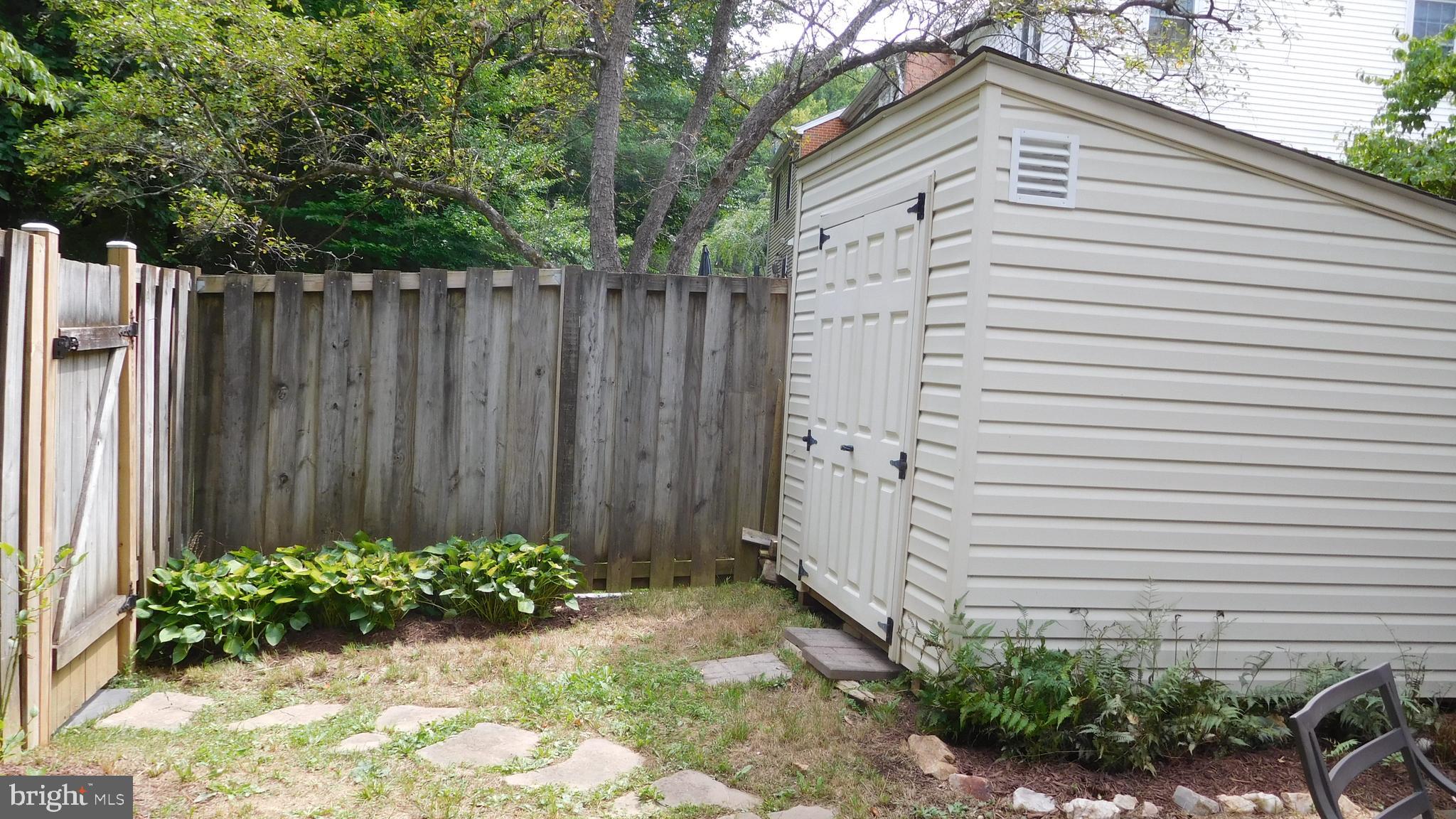 8328 Uxbridge Ct
