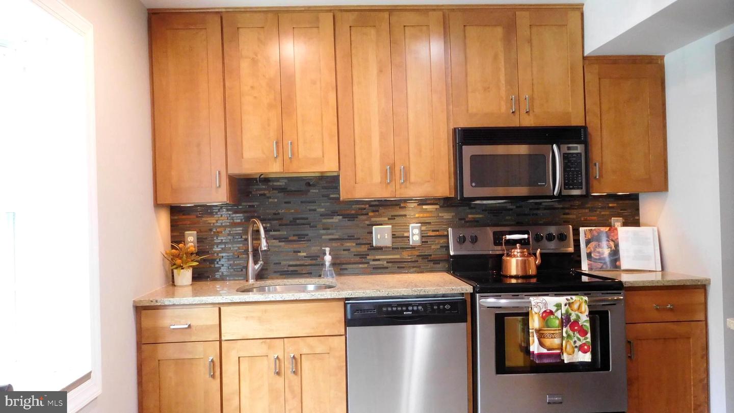 8328 Uxbridge Ct
