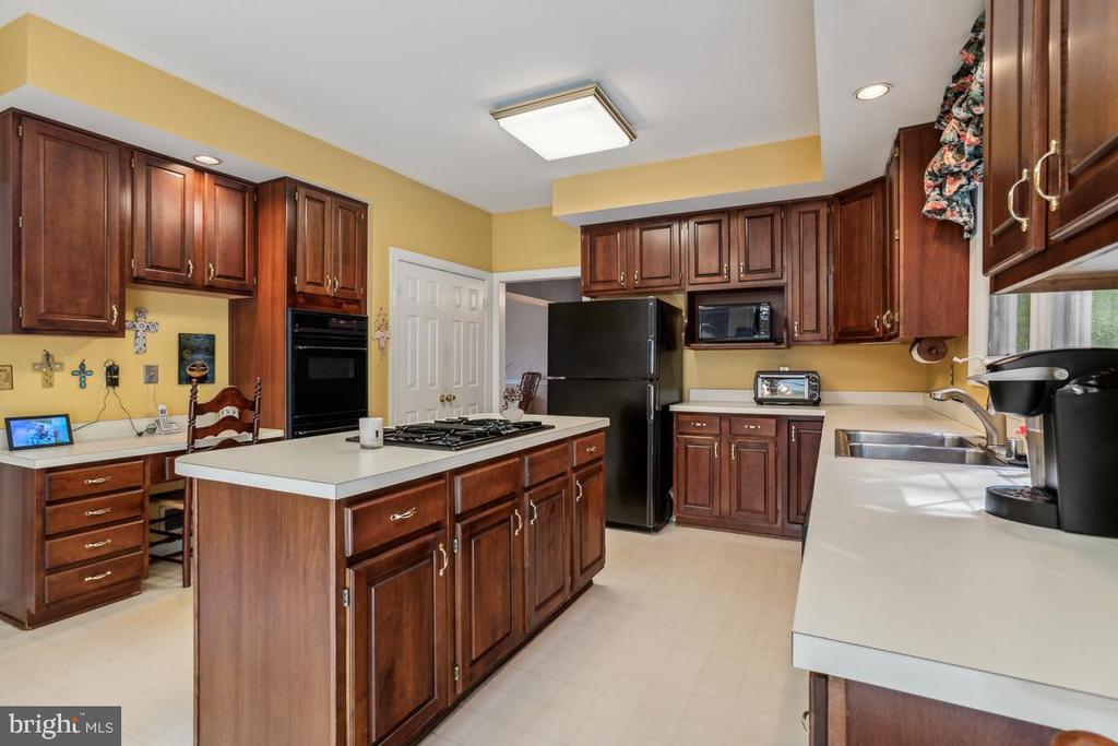 7363 ANNANDALE COURT