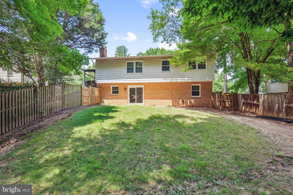 4752 Carterwood Dr