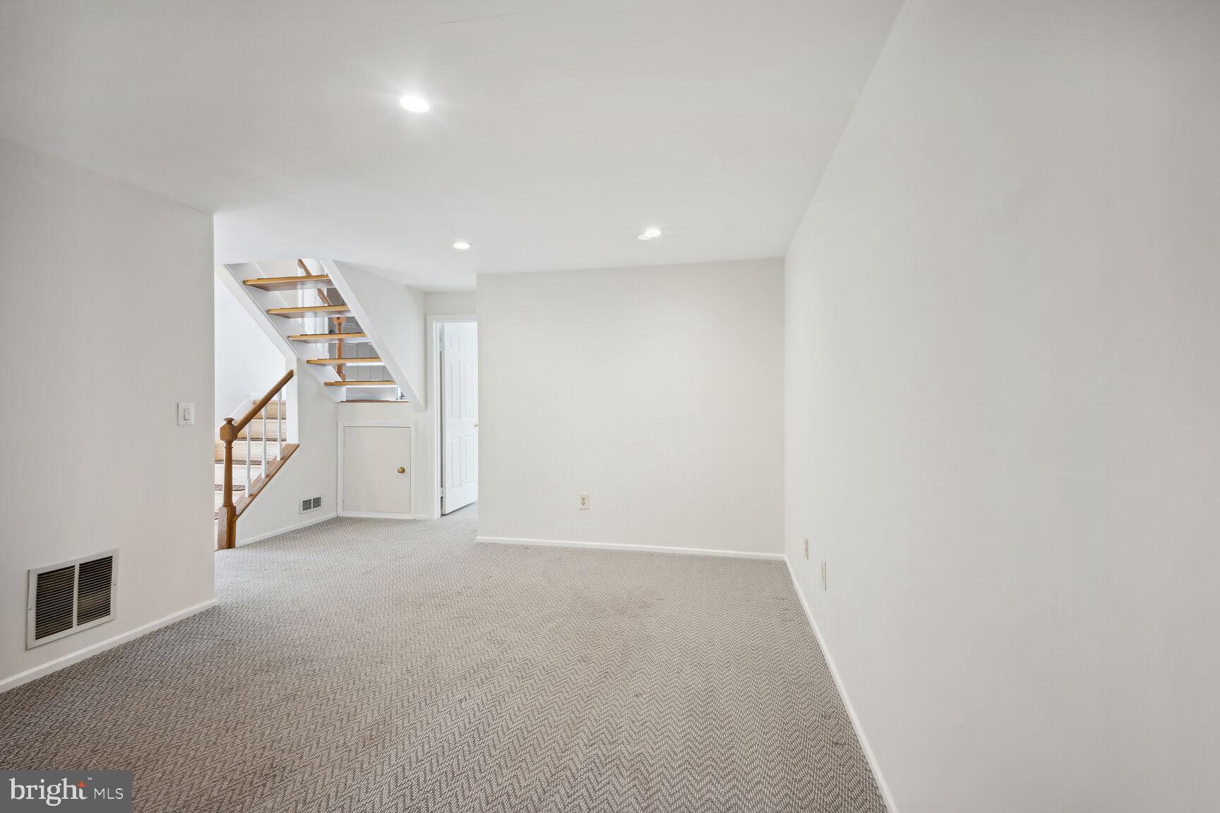 10570 Reeds Landing Cir