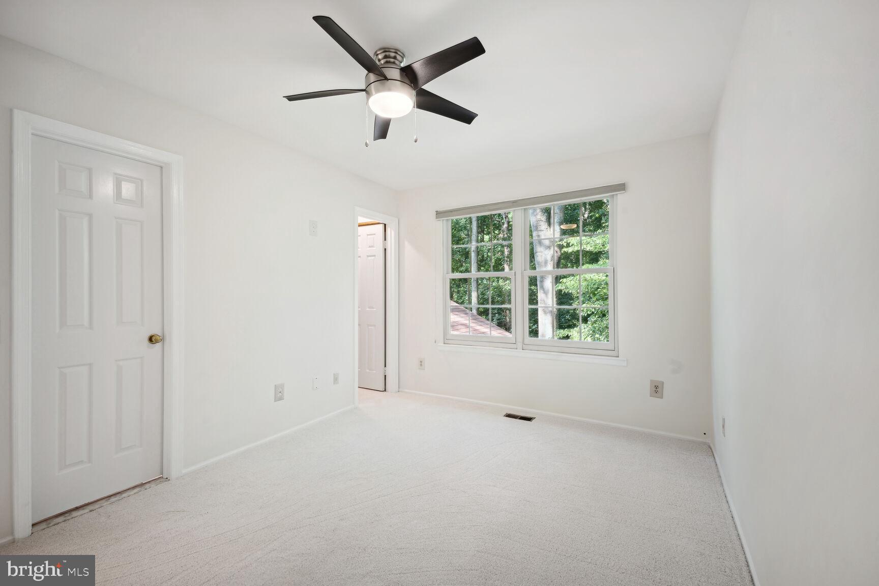 10570 Reeds Landing Cir