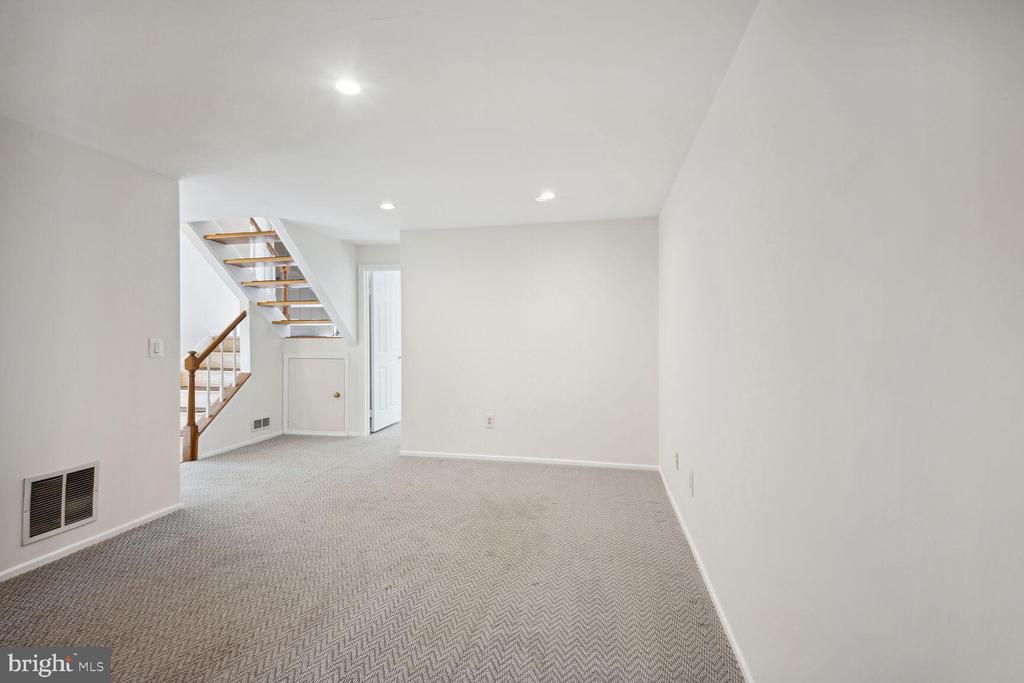 10570 Reeds Landing Cir