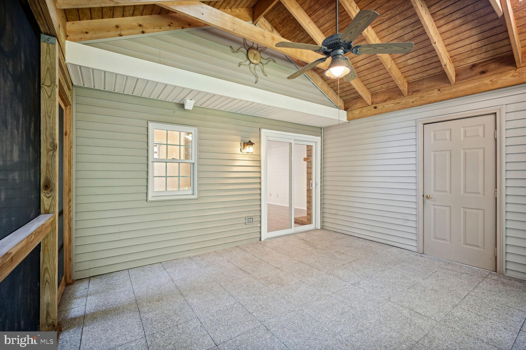 10570 Reeds Landing Cir