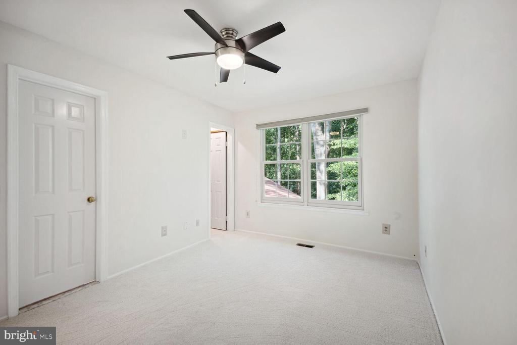 10570 Reeds Landing Cir