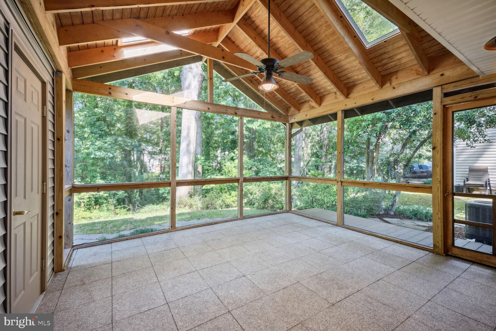 10570 Reeds Landing Cir