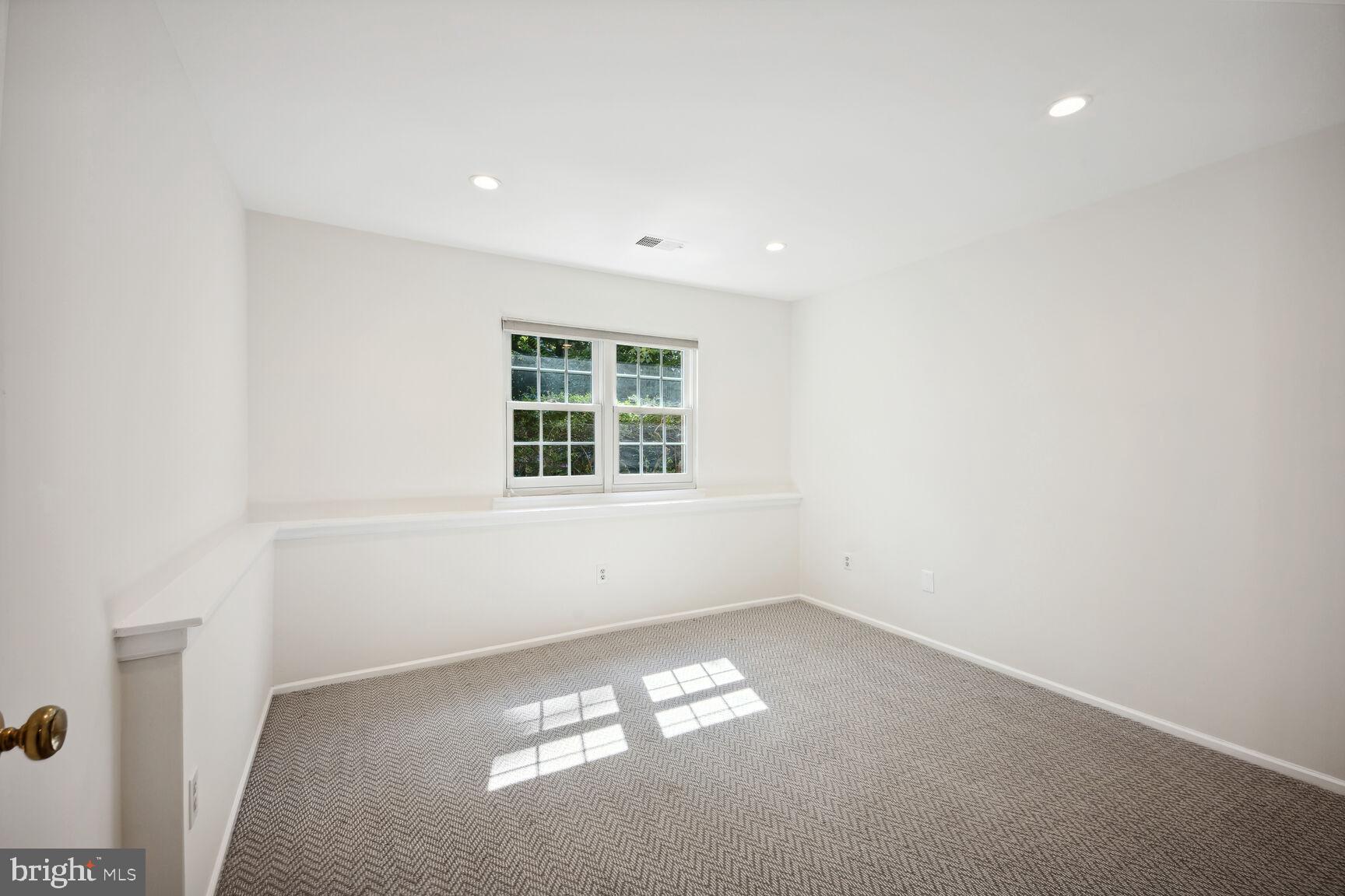 10570 Reeds Landing Cir