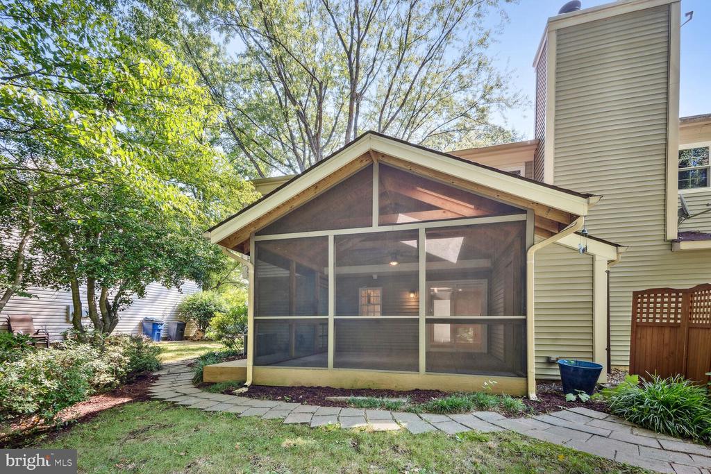10570 Reeds Landing Cir