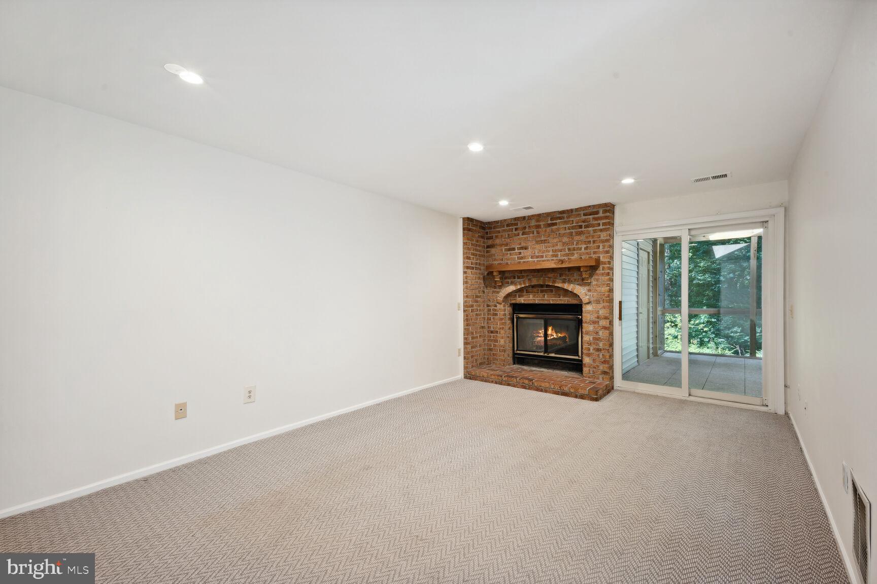 10570 Reeds Landing Cir
