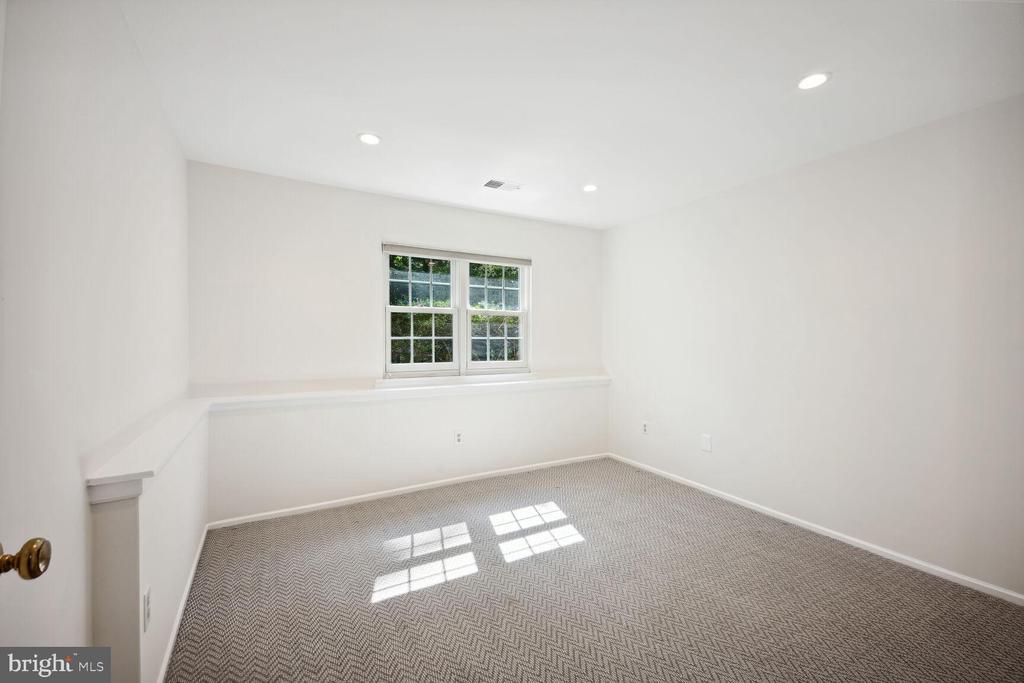 10570 Reeds Landing Cir