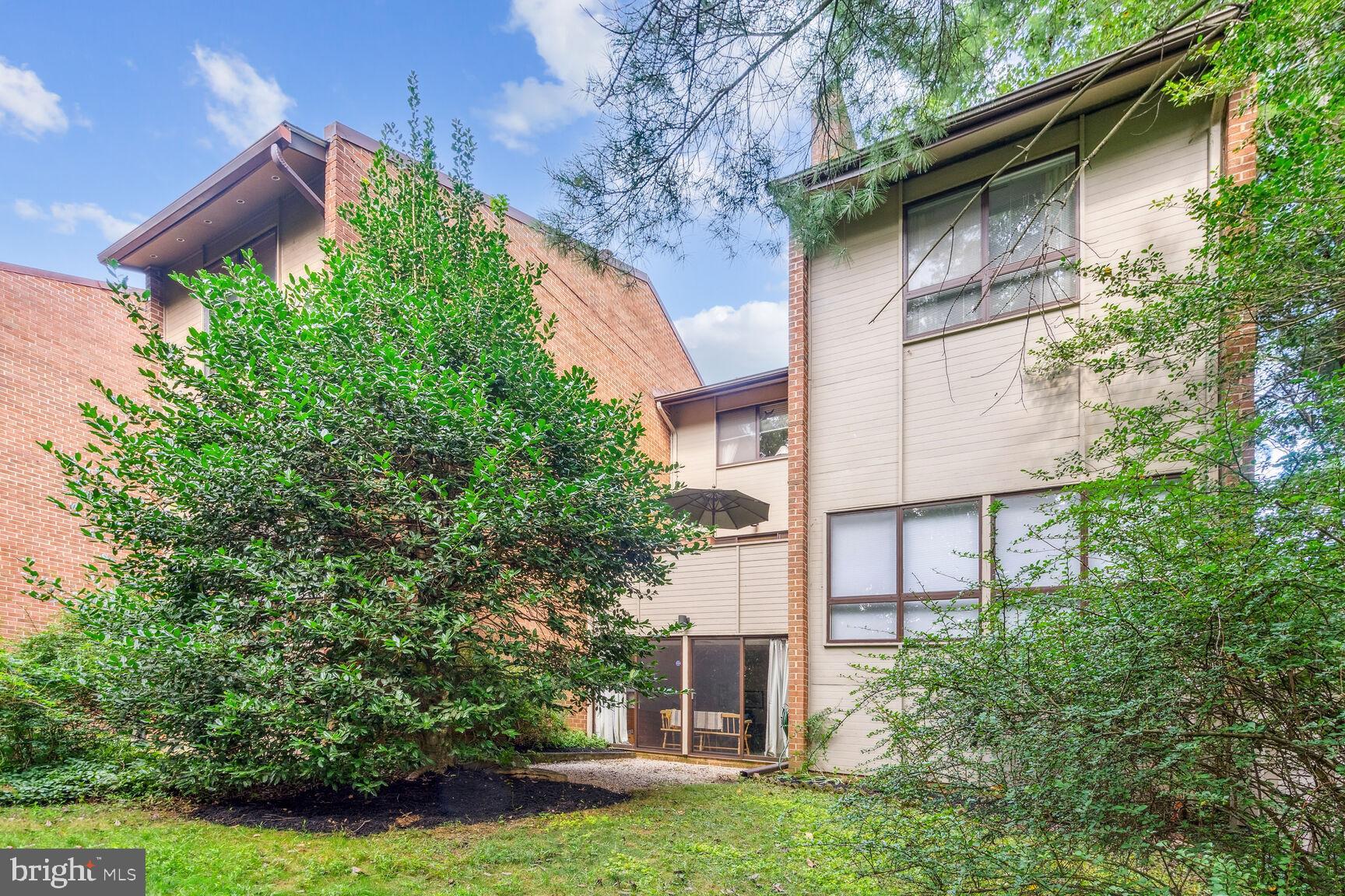 11617 Hunters Green Ct