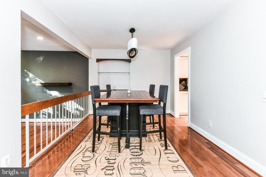 1533 PARK GLEN CT