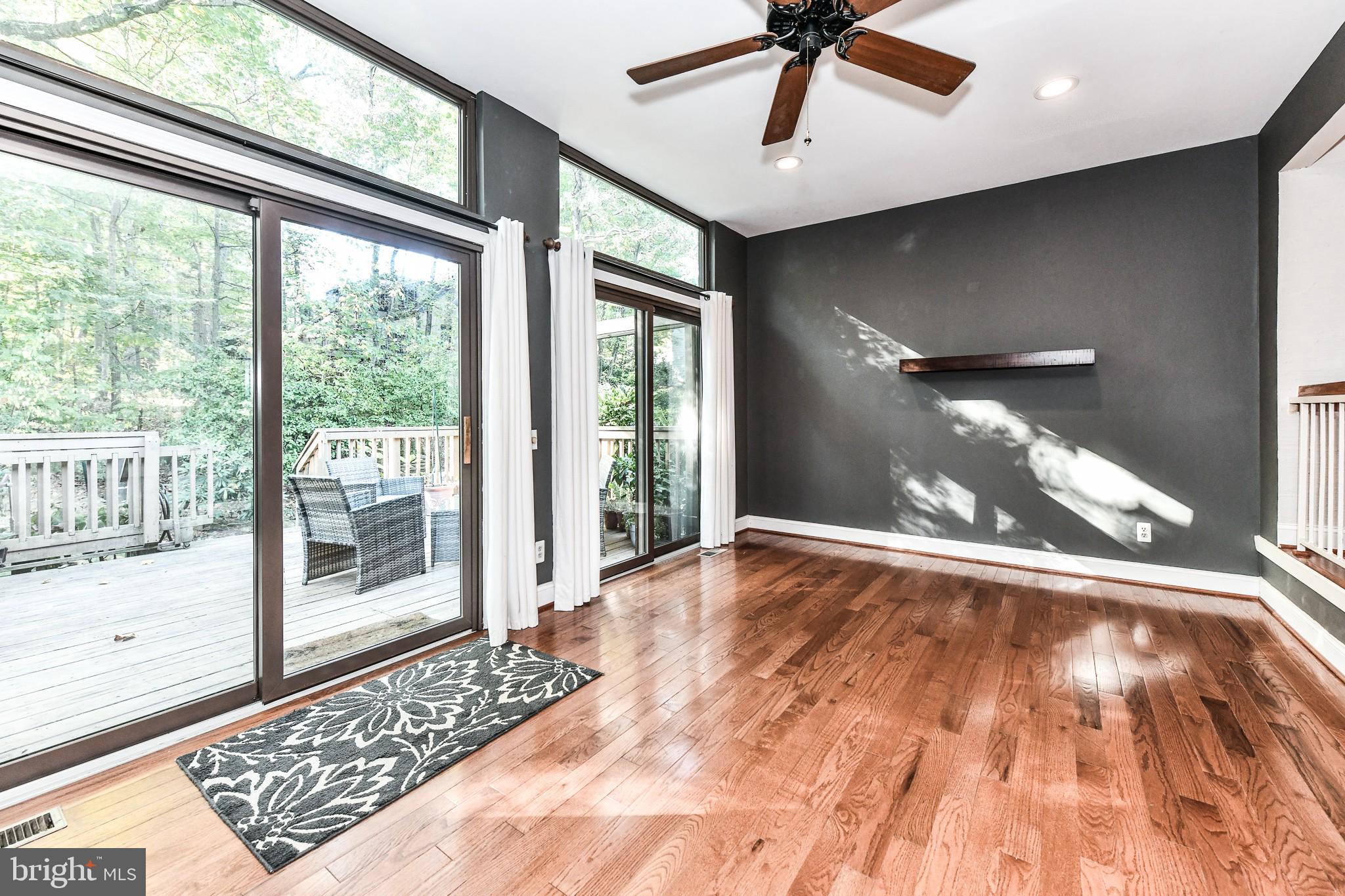 1533 PARK GLEN CT