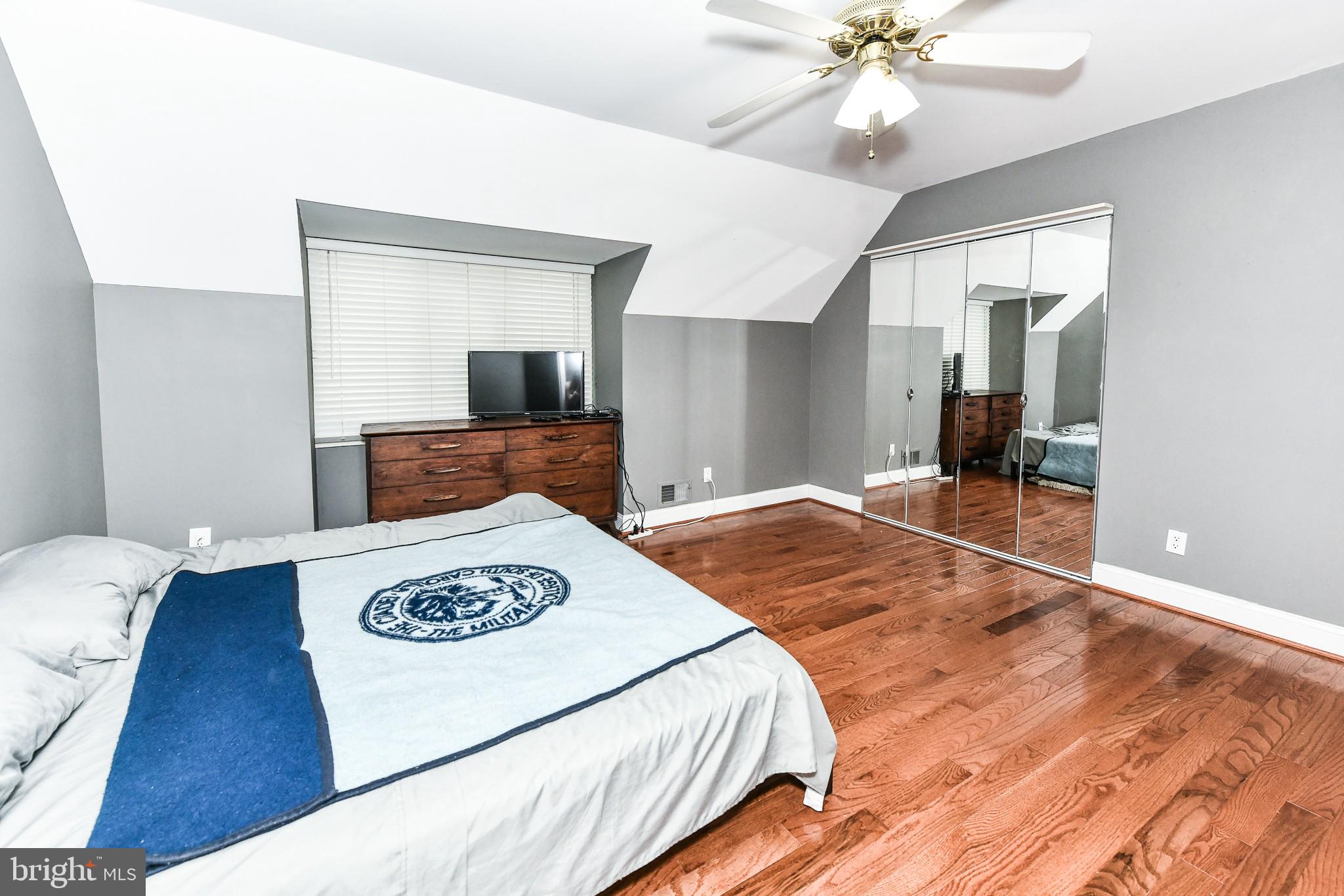 1533 PARK GLEN CT