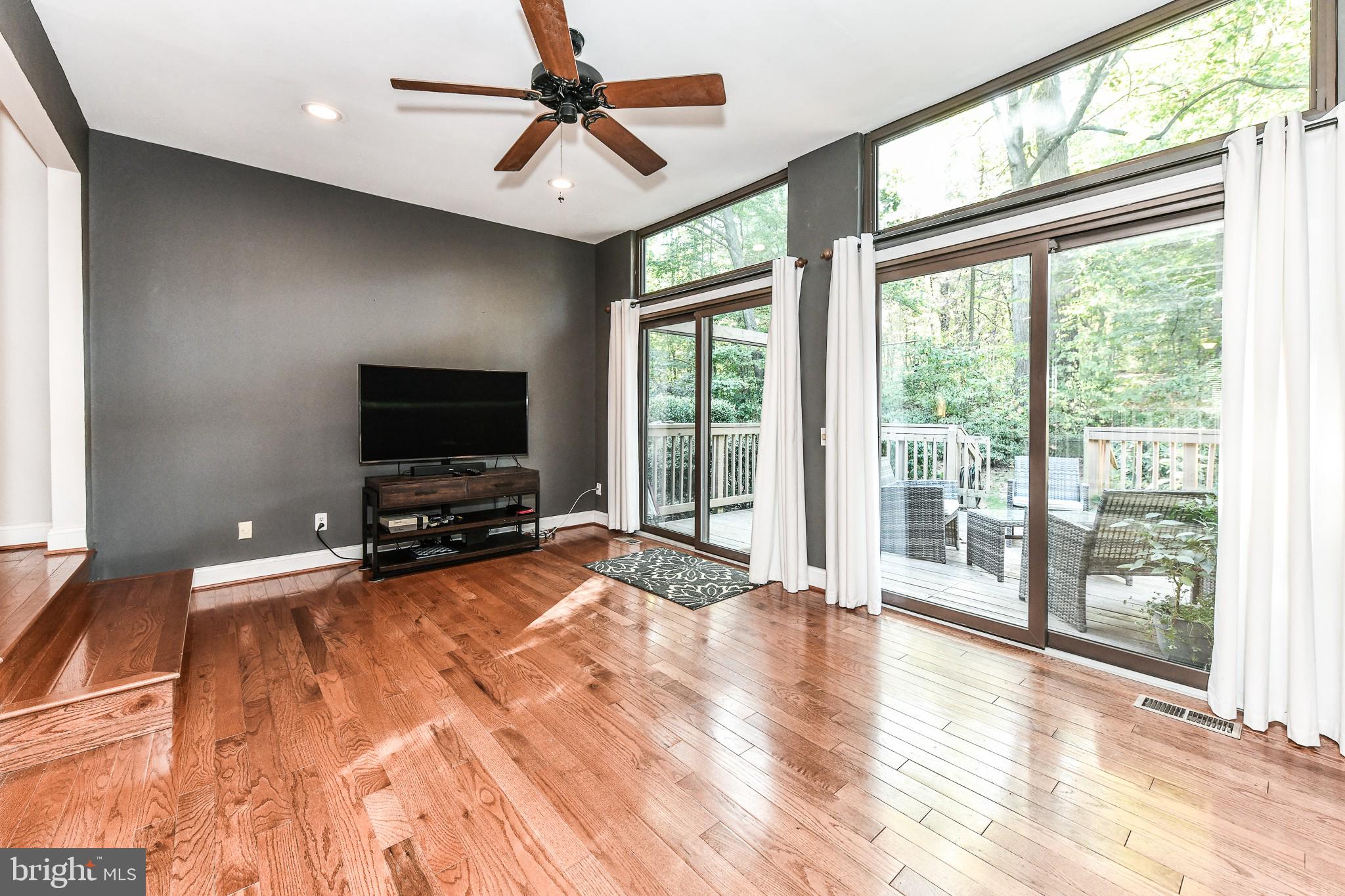 1533 PARK GLEN CT