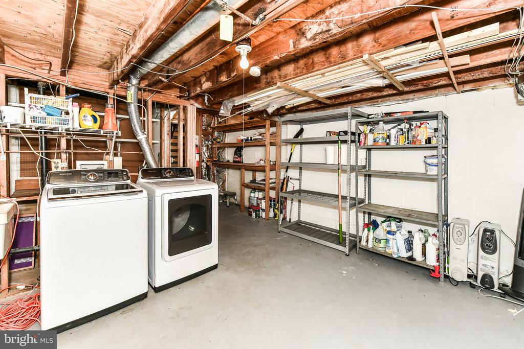 1533 PARK GLEN CT