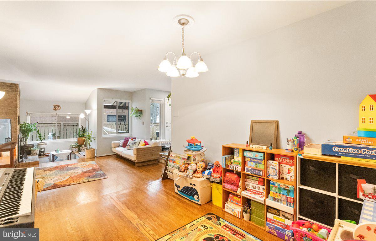 11909 ESCALANTE CT