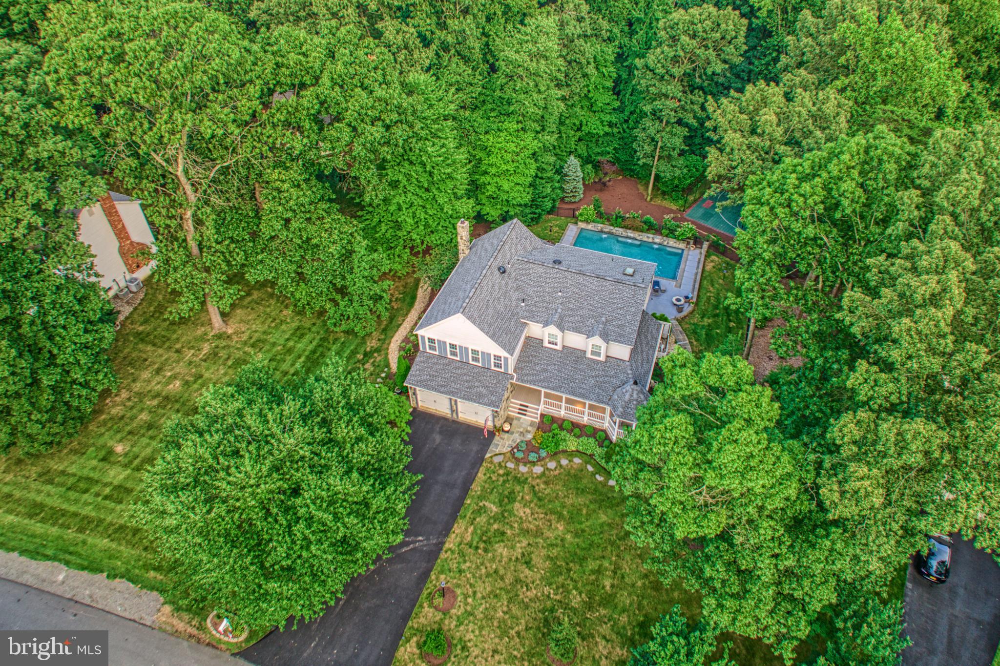 1225 Shaker Dr