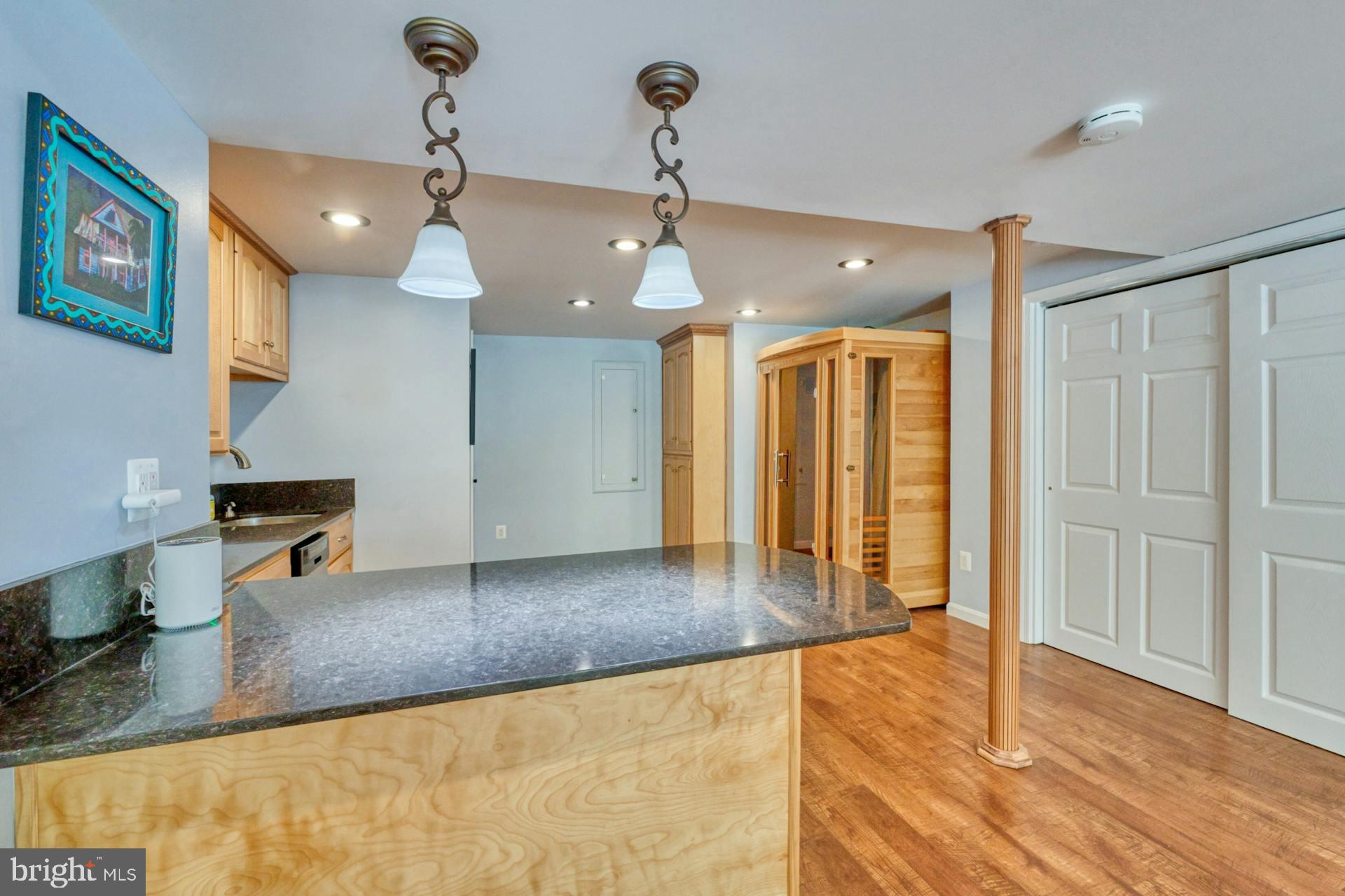 1225 Shaker Dr