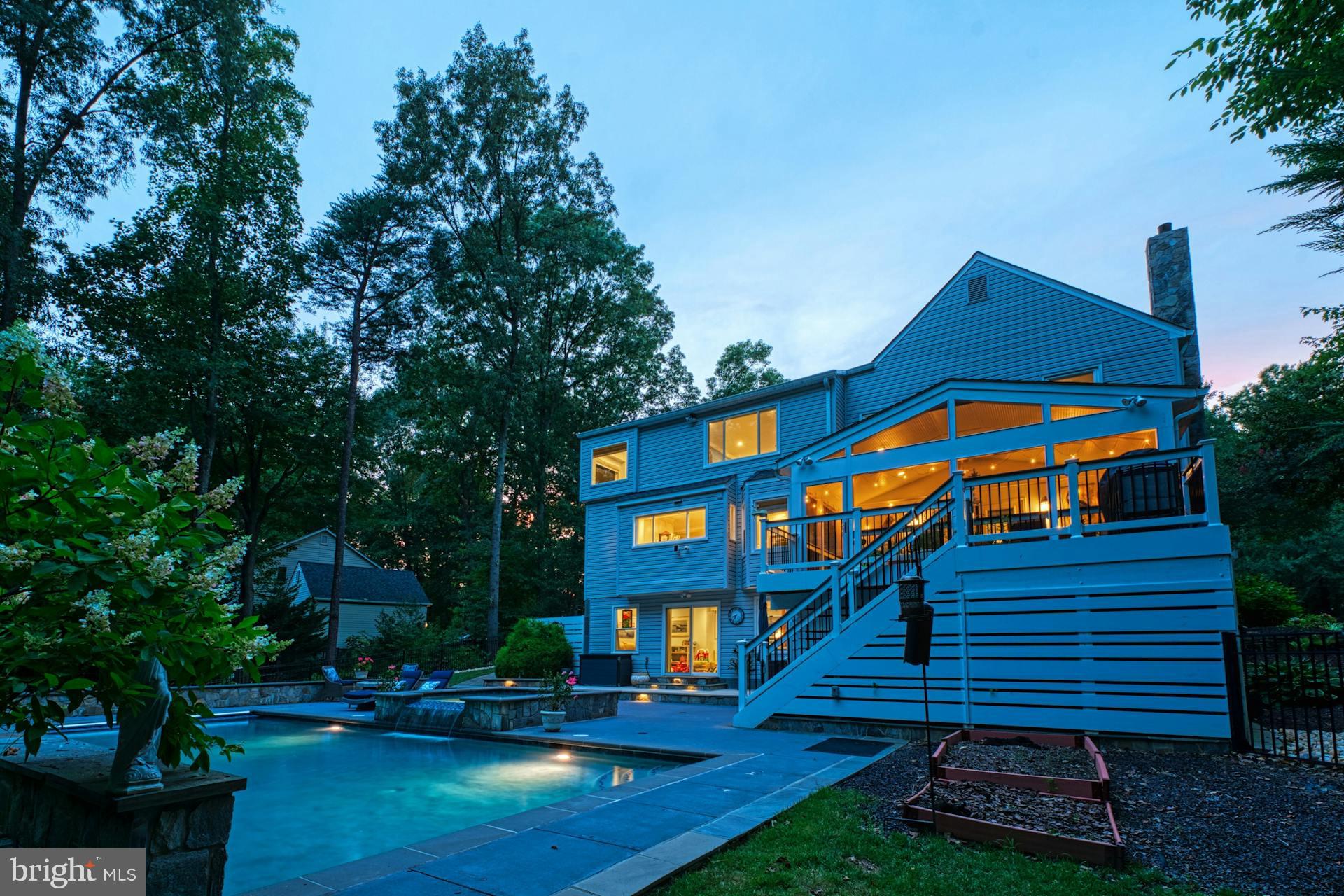 1225 Shaker Dr