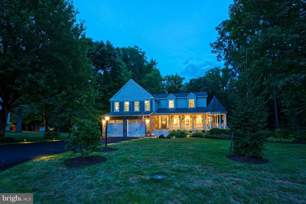 1225 Shaker Dr