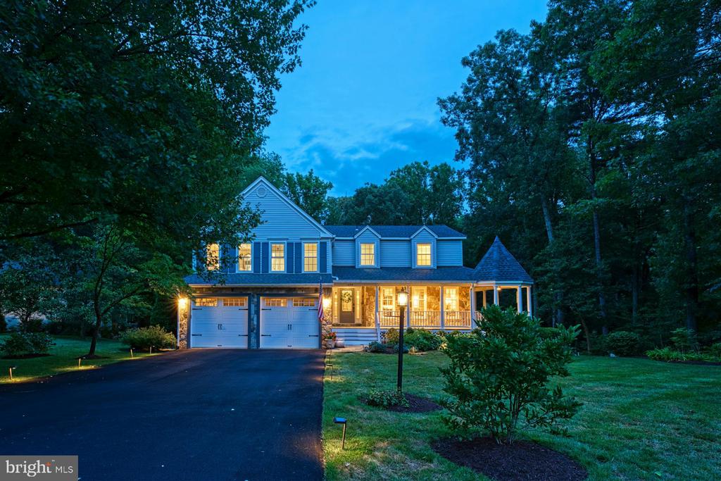1225 Shaker Dr