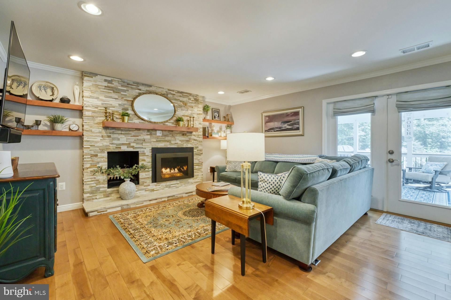 1225 Shaker Dr