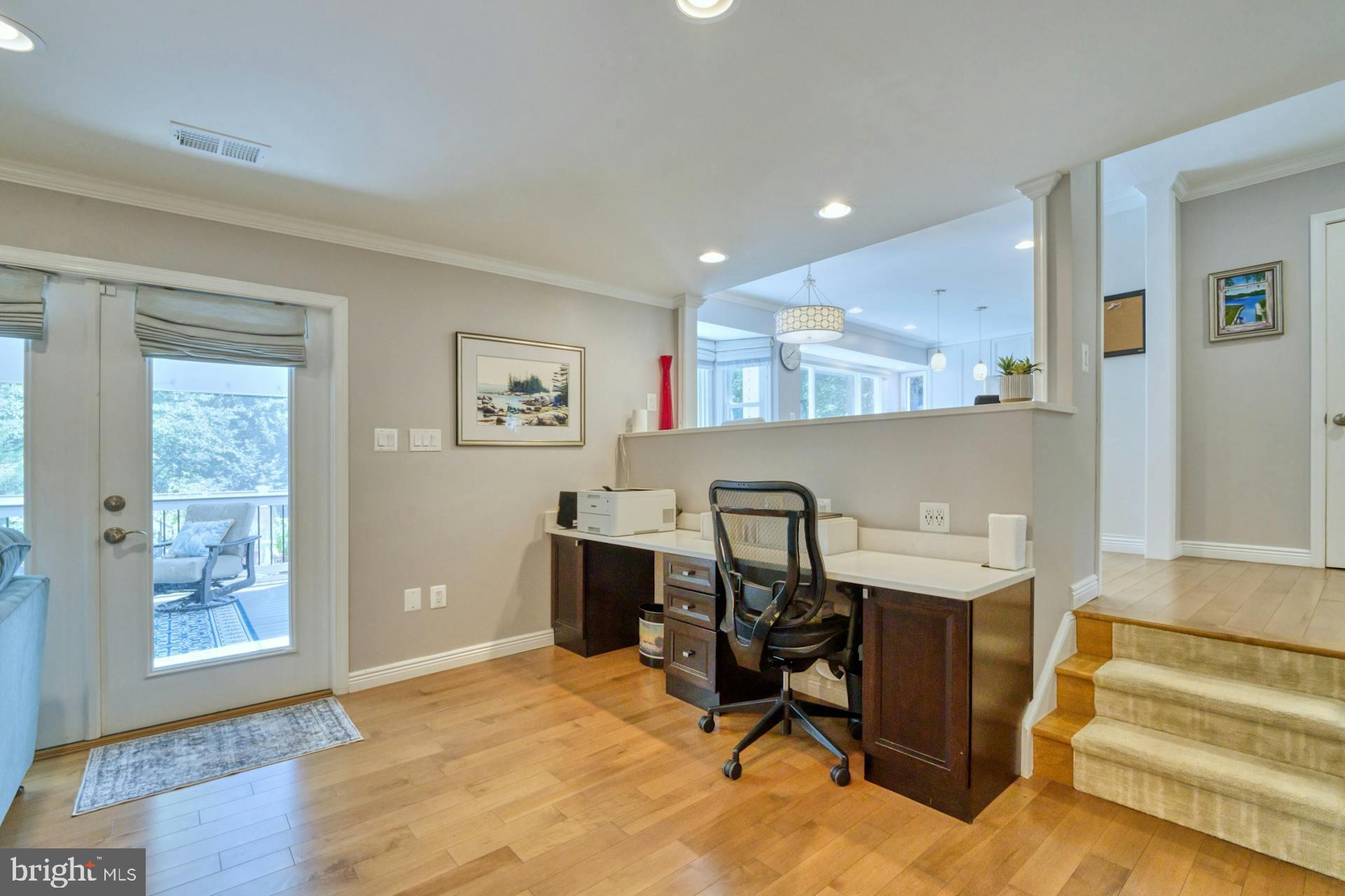 1225 Shaker Dr