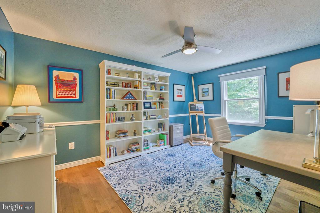 1225 Shaker Dr