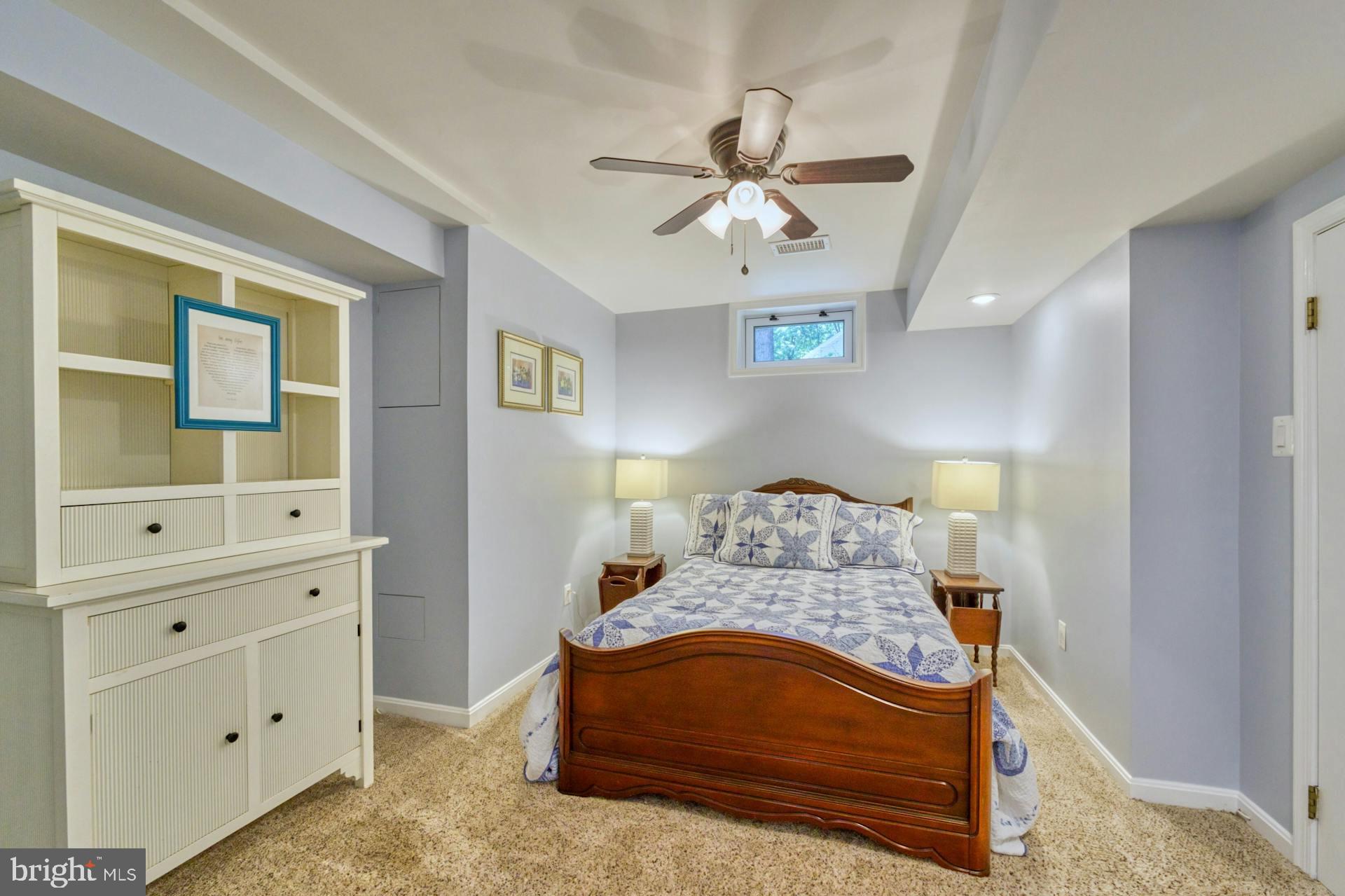 1225 Shaker Dr