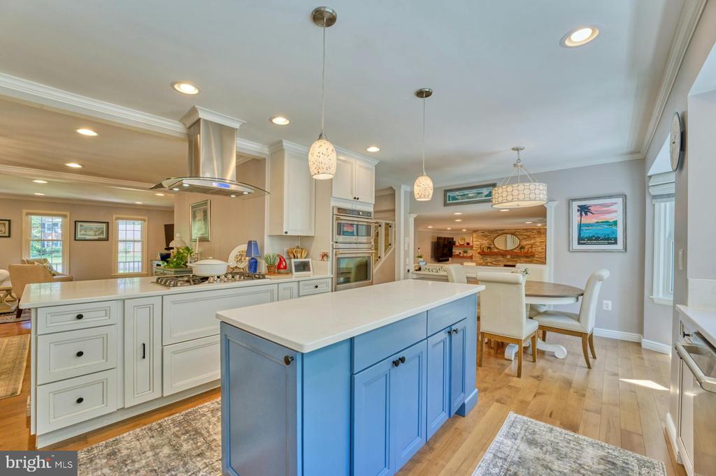 1225 Shaker Dr