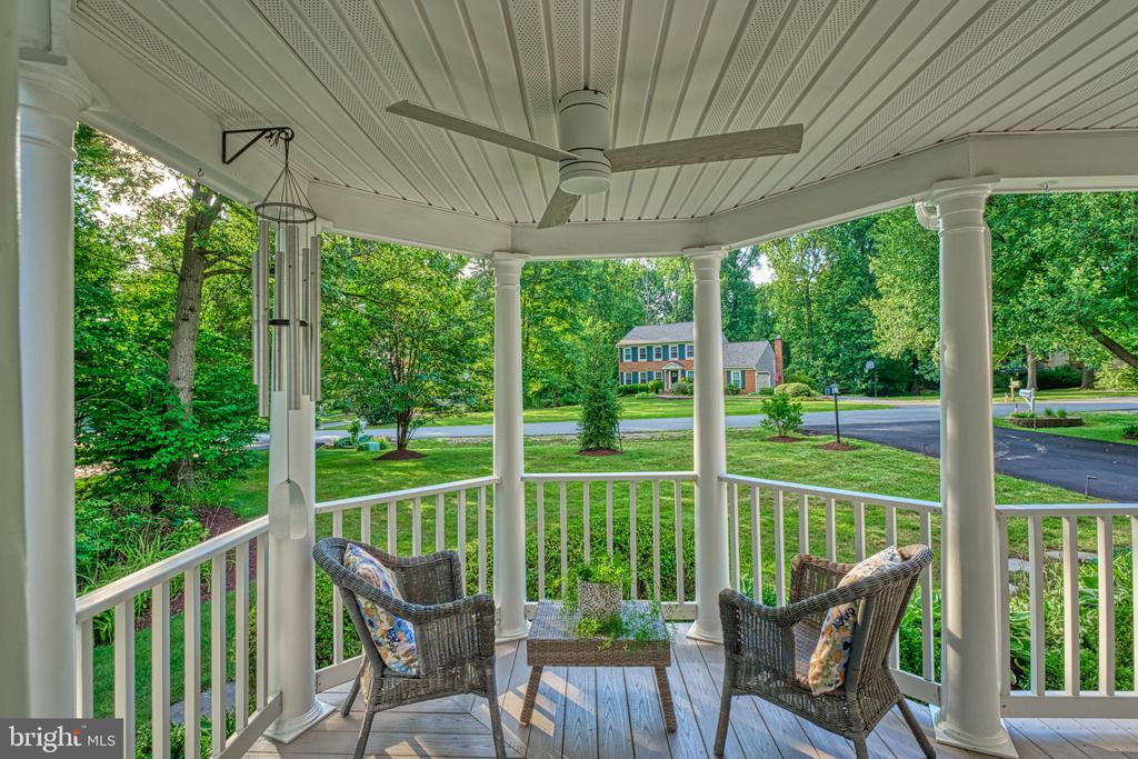 1225 Shaker Dr