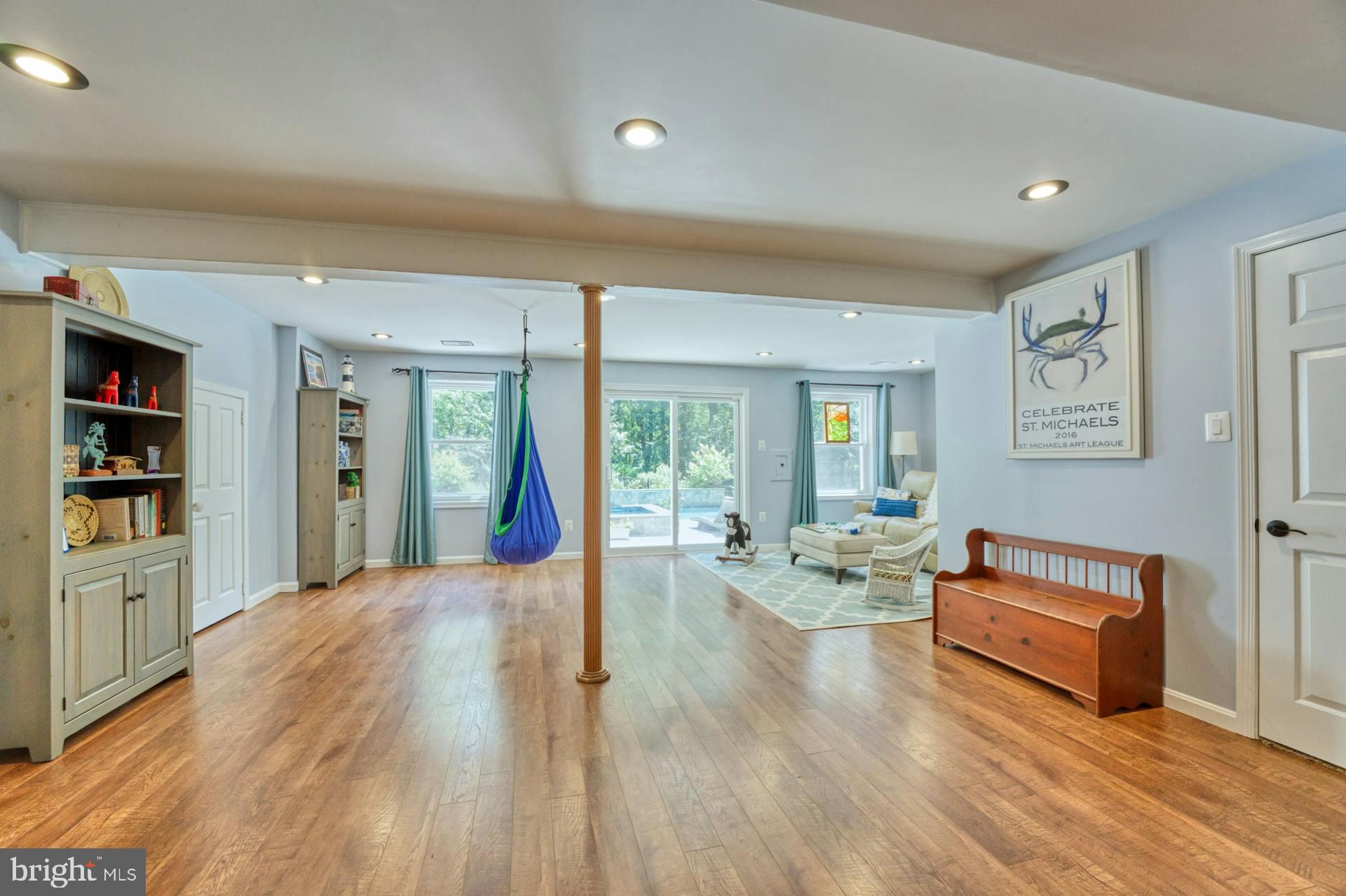 1225 Shaker Dr
