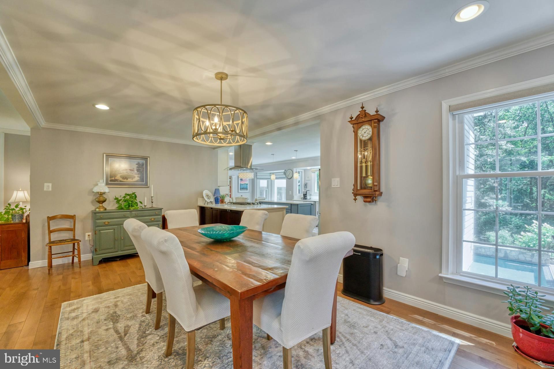 1225 Shaker Dr