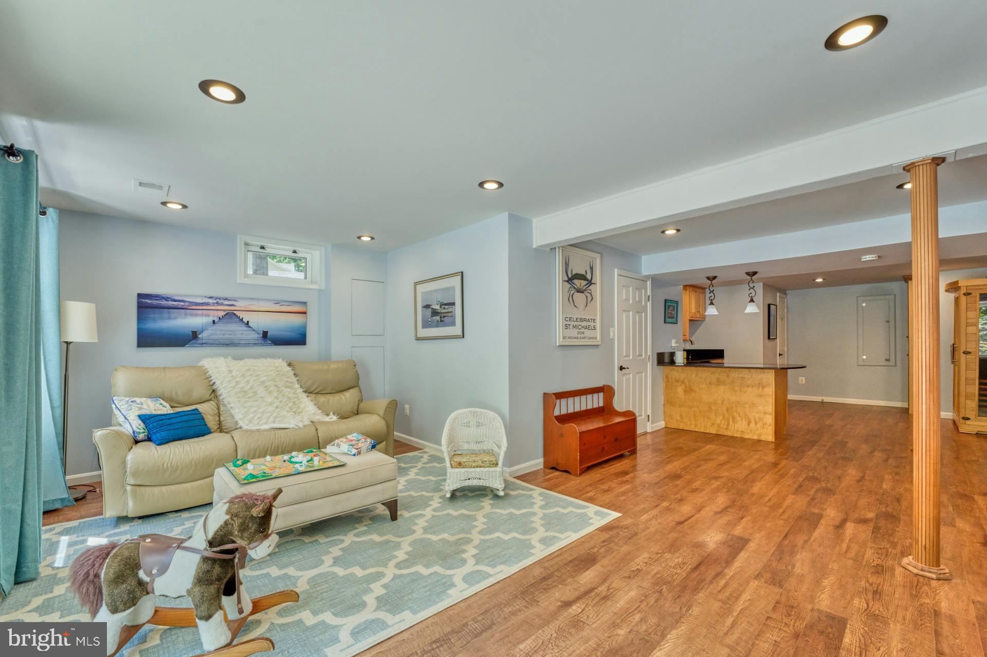 1225 Shaker Dr