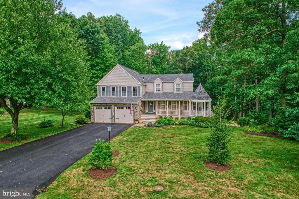 1225 Shaker Dr