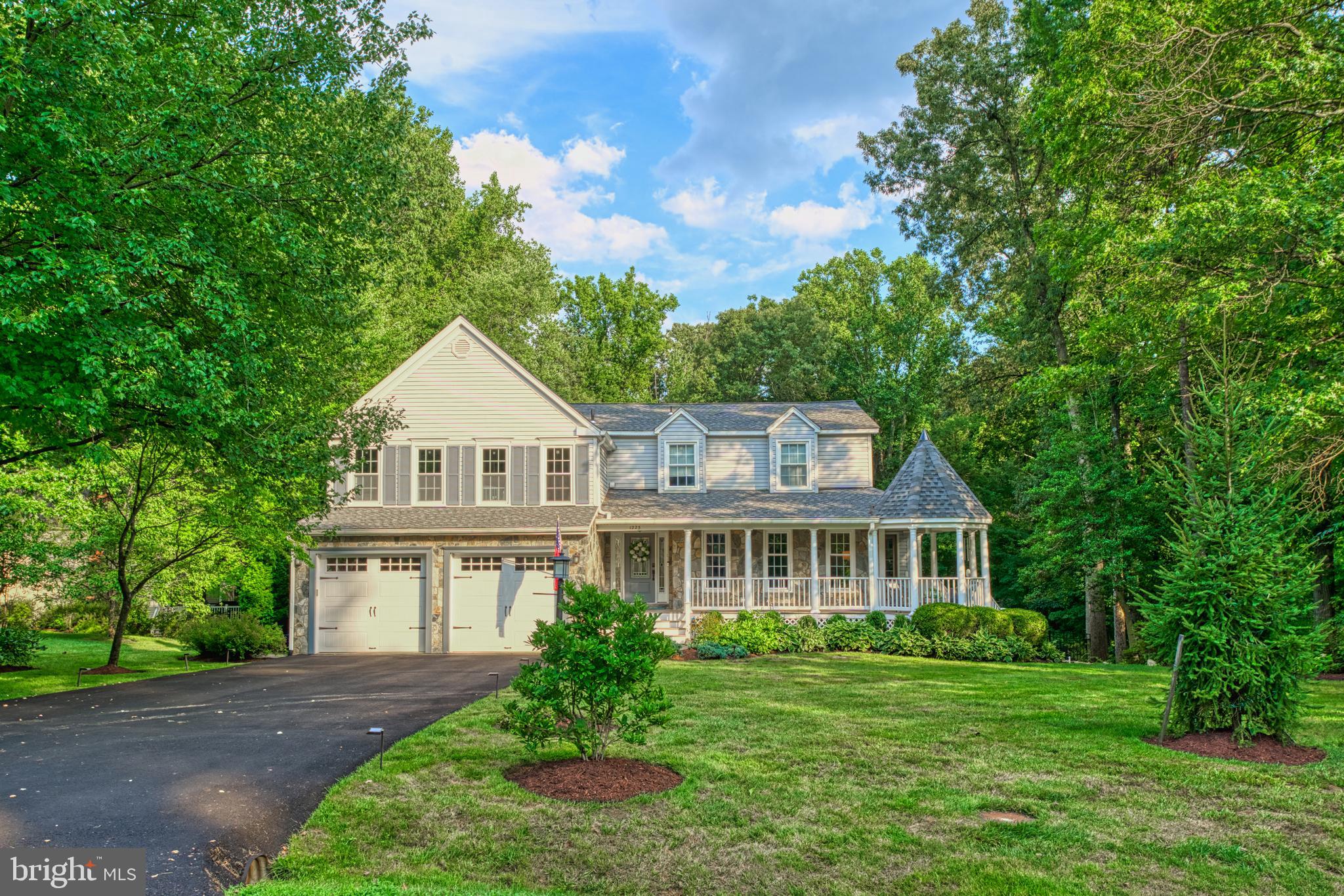 1225 Shaker Dr