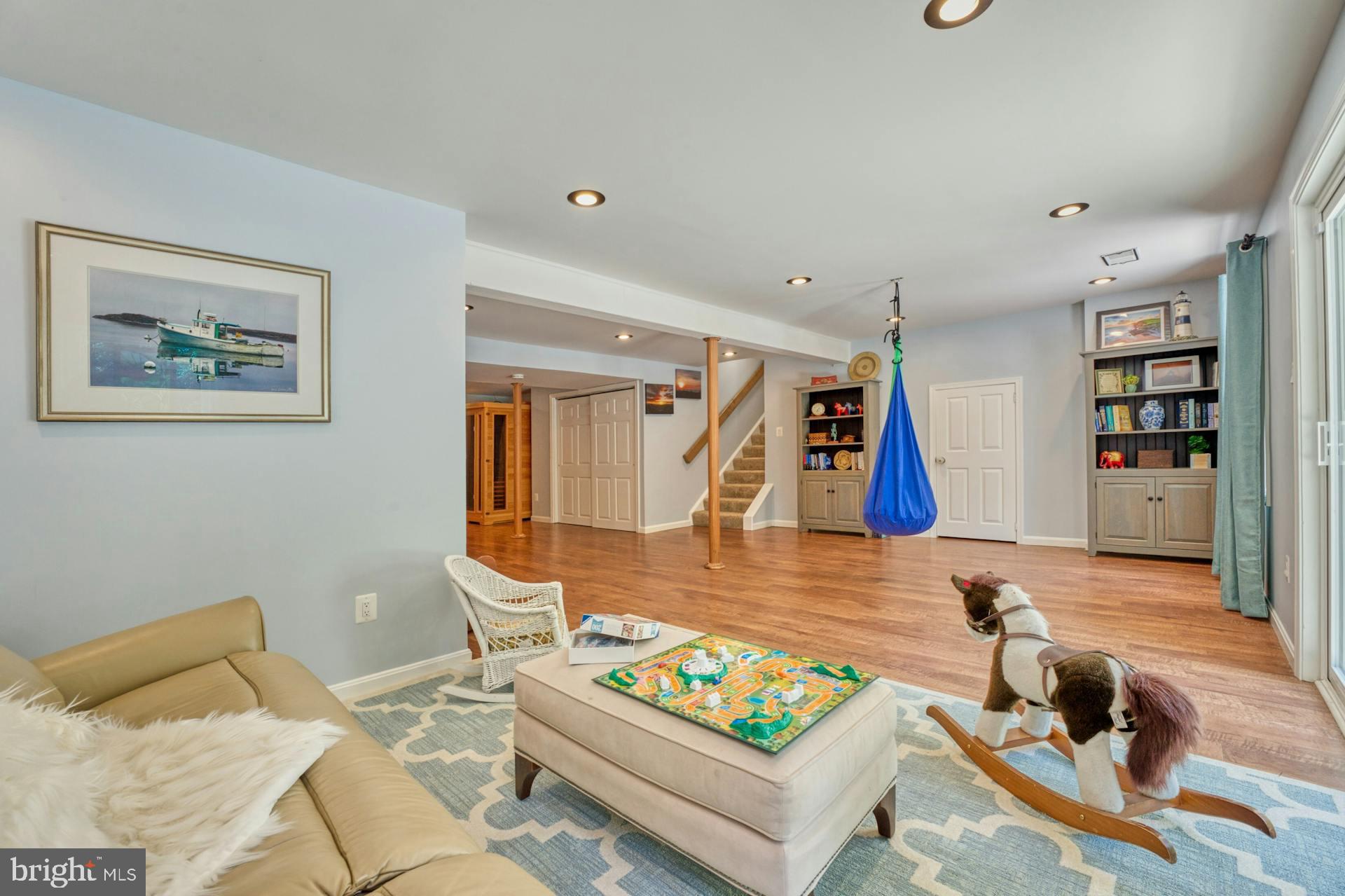 1225 Shaker Dr