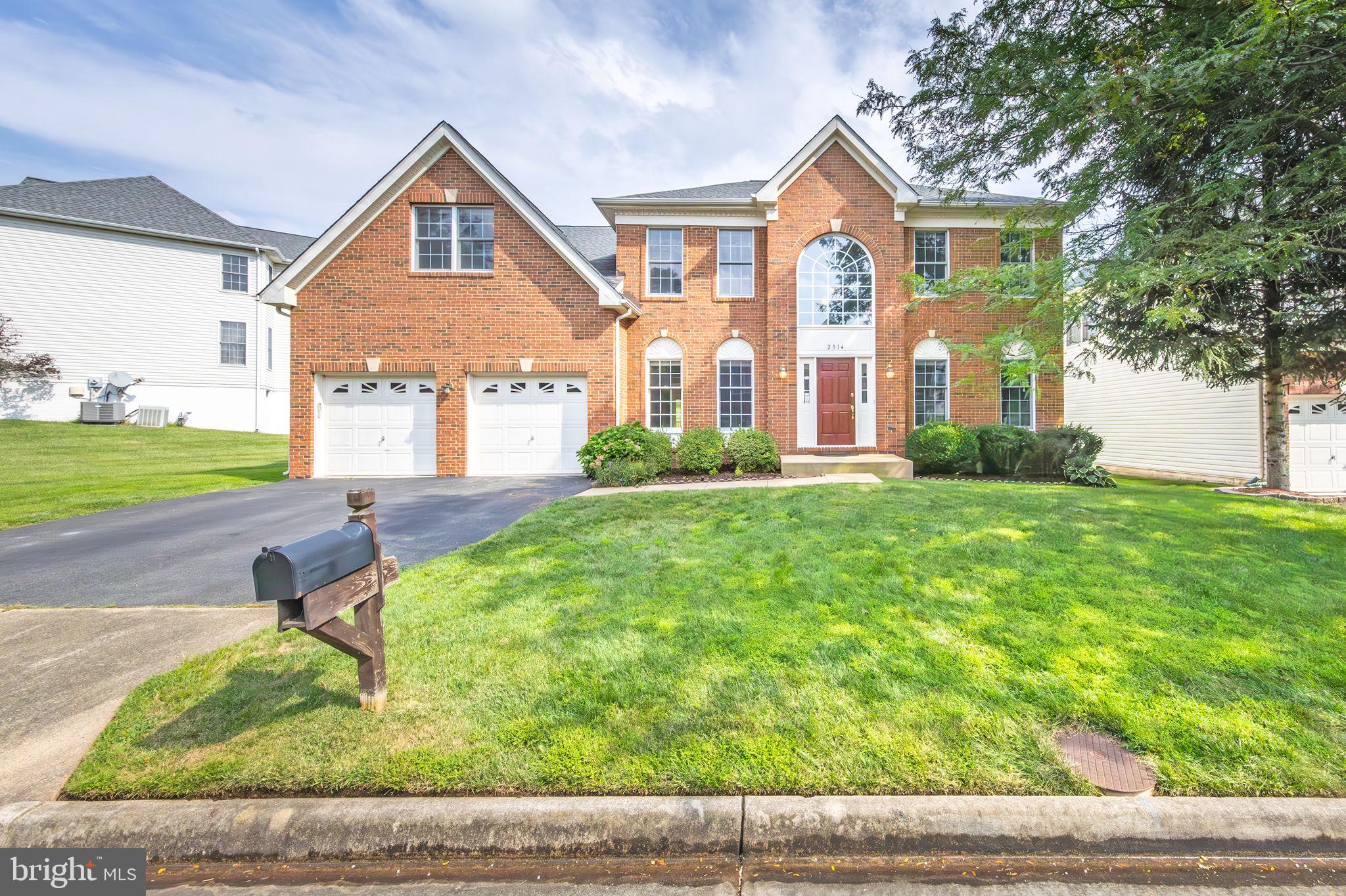 2914 BLUE HOLLY LN