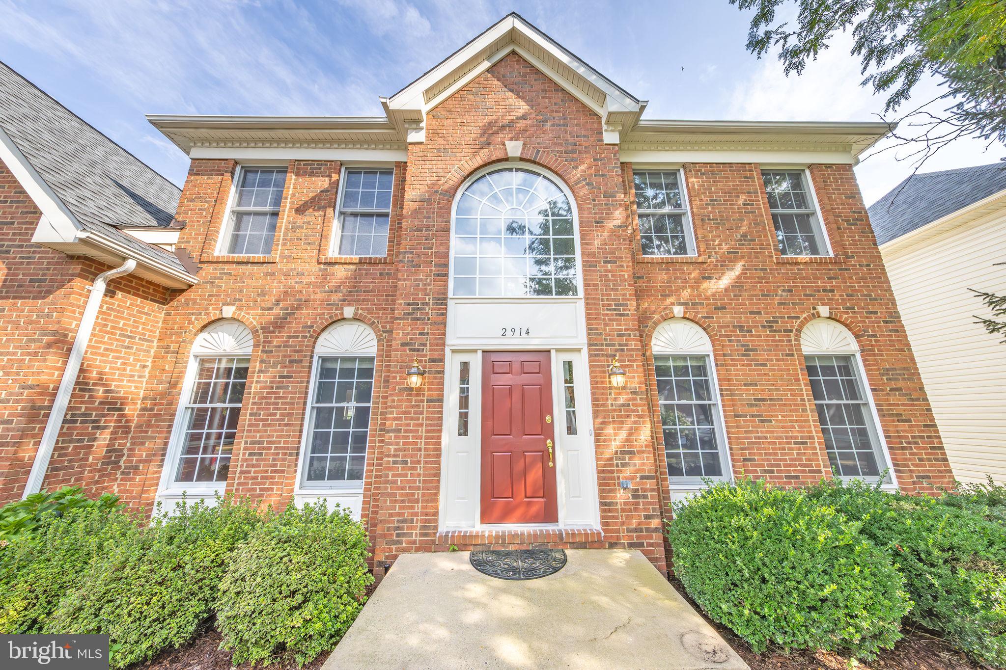 2914 BLUE HOLLY LN
