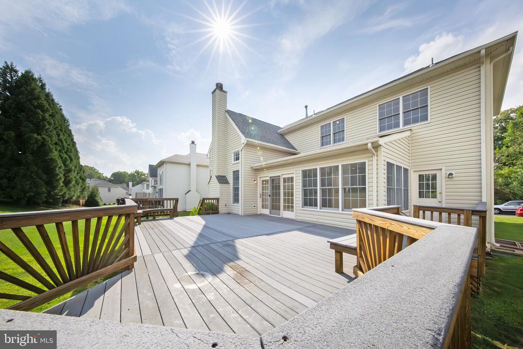 2914 BLUE HOLLY LN