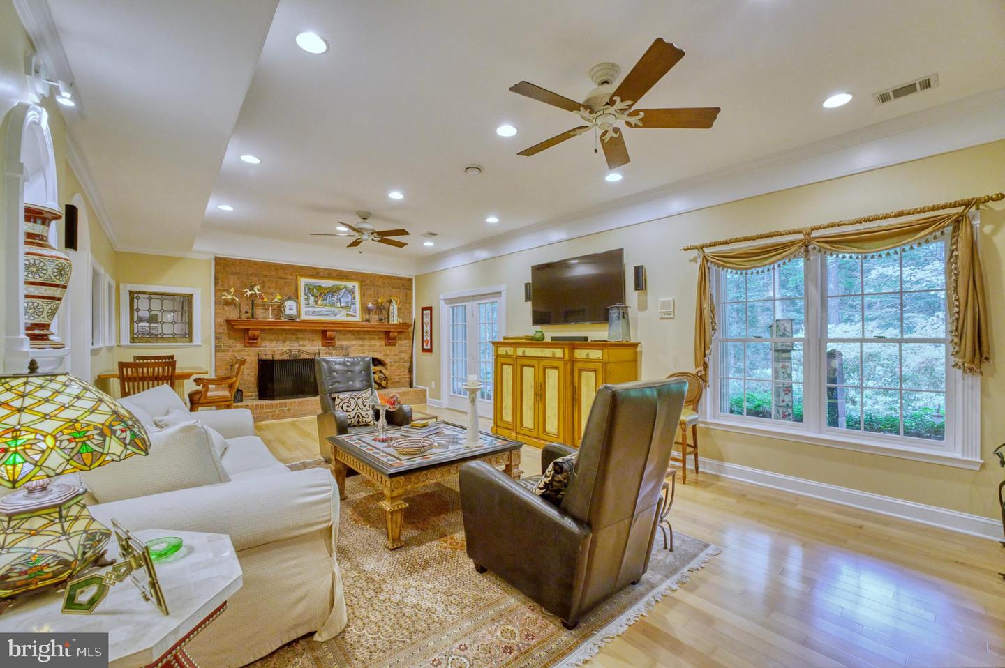 8700 Rustic Oak Ct