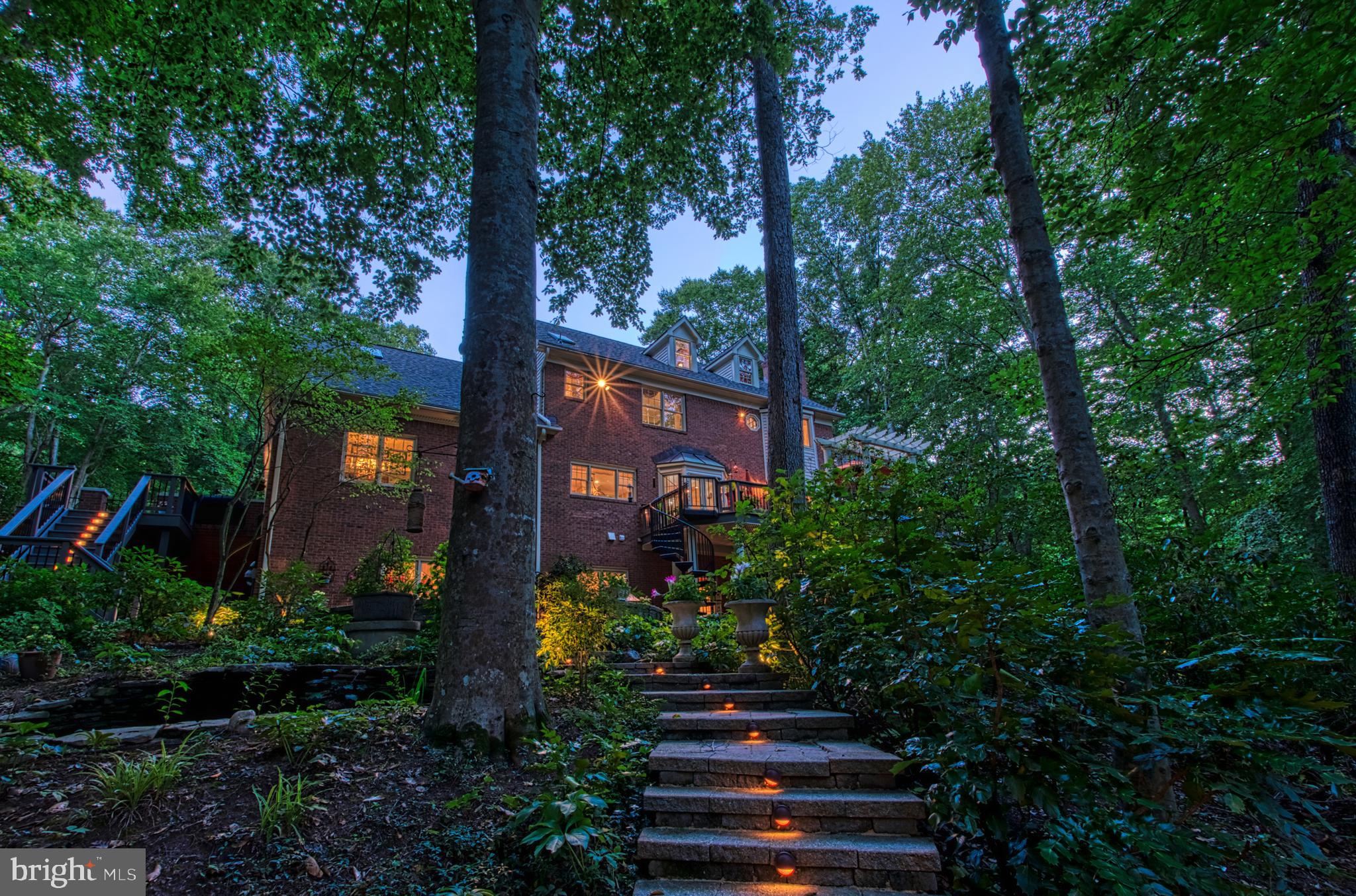 8700 Rustic Oak Ct