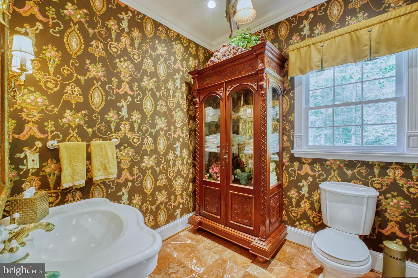 8700 Rustic Oak Ct