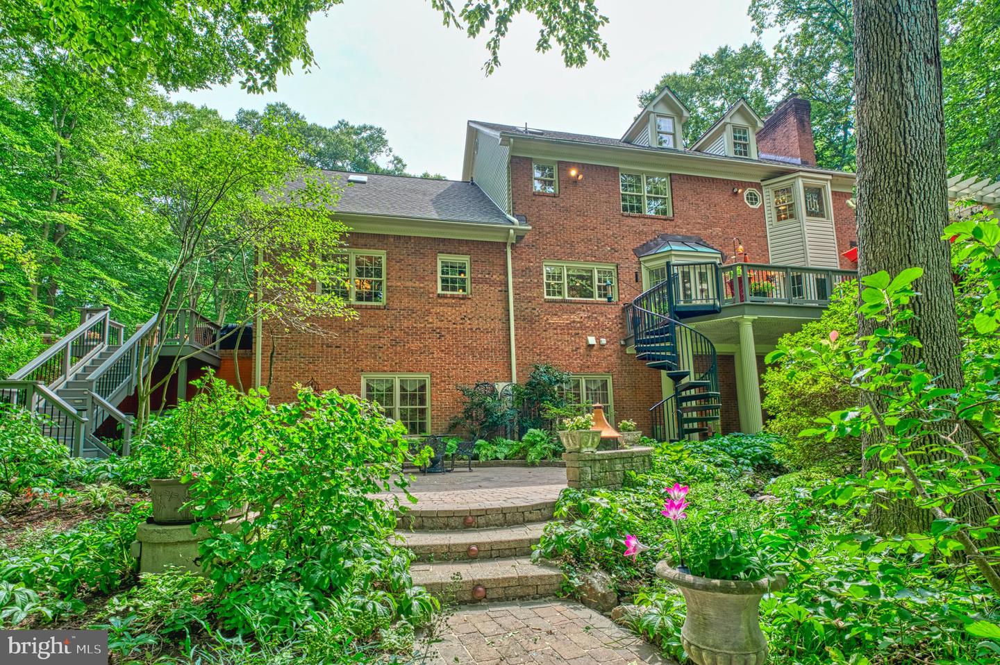 8700 Rustic Oak Ct