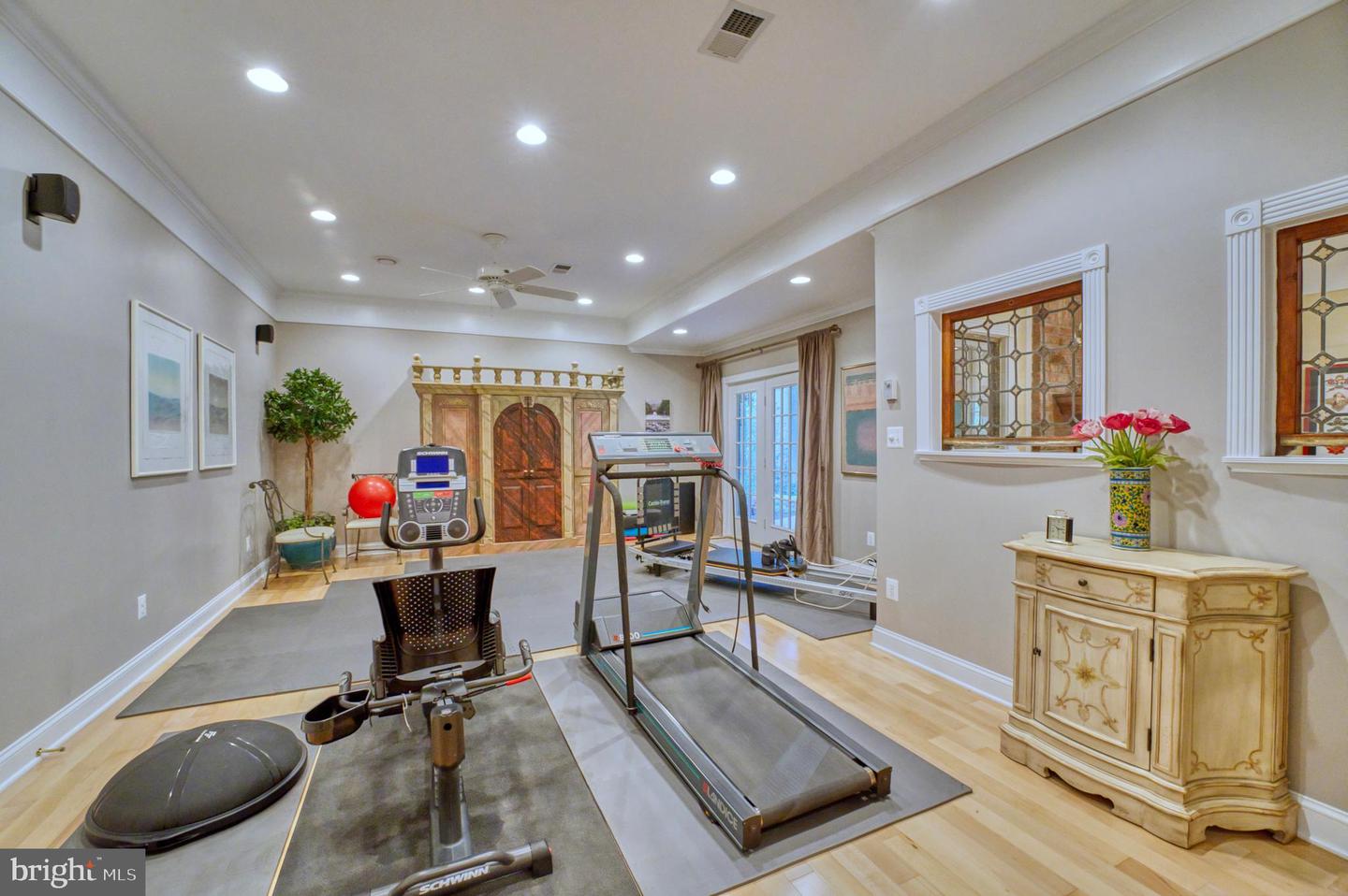 8700 Rustic Oak Ct